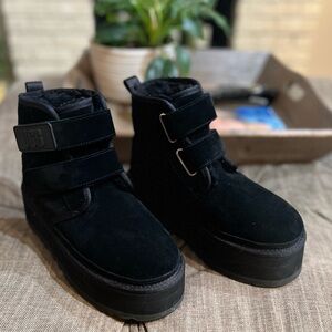 Womens UGG® Neumel Platform Chukka Boot - Black ~ New with box